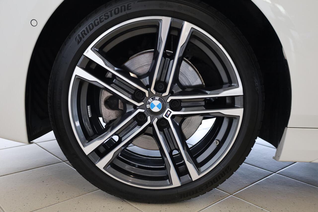 BMW 1-SERIE 118i | M Sportpakket | Premium Pack | Comfort Pack | LED Pack | Parking Assistant