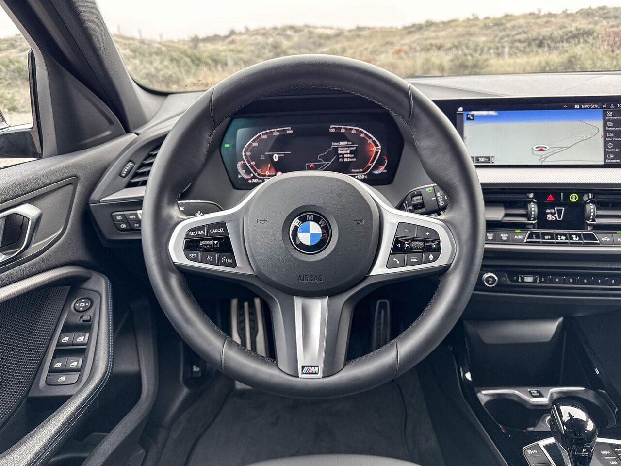 BMW 1-SERIE 118i | M Sport Pro | Stoelverwarming | Trekhaak |
