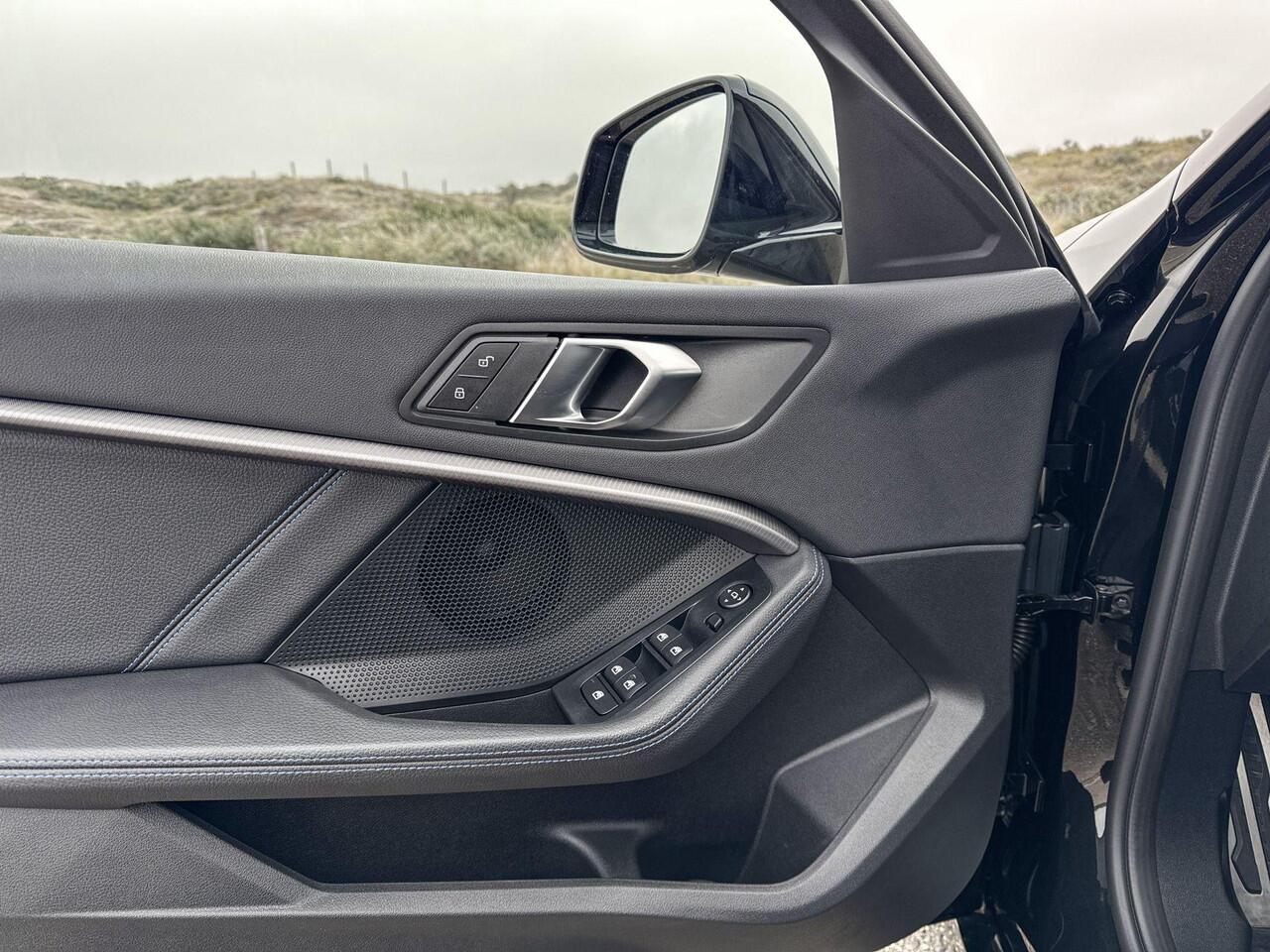 BMW 1-SERIE 118i | M Sport Pro | Stoelverwarming | Trekhaak |