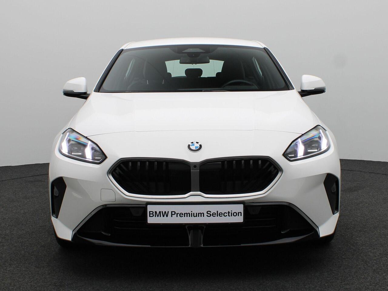 BMW 1-SERIE 120 M Sportpakket | Trekhaak | Adaptief M-onderstel | Elek. Sportstoelen | Parkeerhulpsysteem Plus |19"