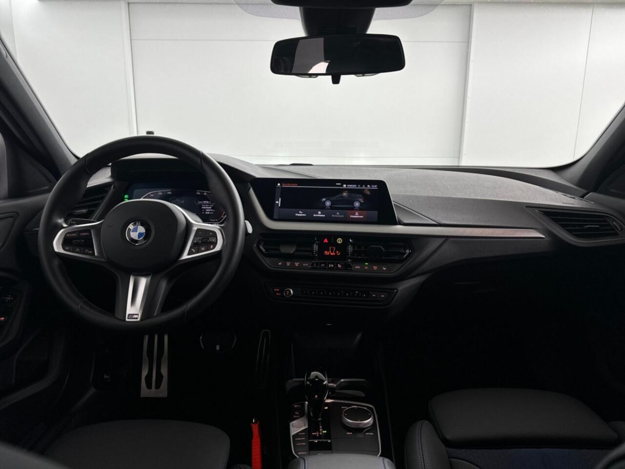 BMW 1-SERIE 118i M-Sport Automaat | Navigatie + Virtual Cockpit | Lederen Bekleding | M-Pakket