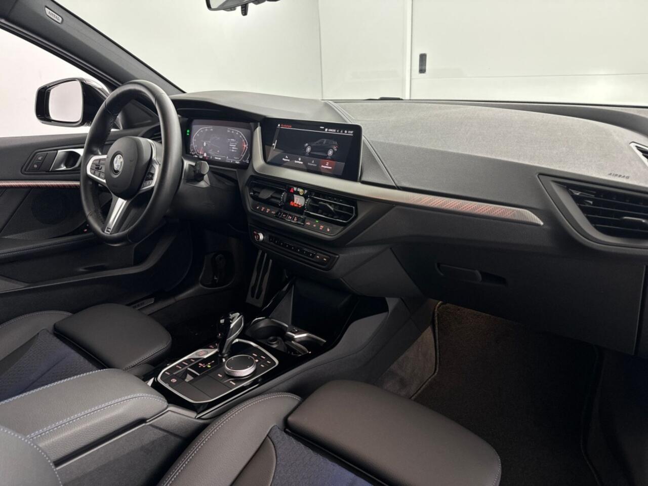 BMW 1-SERIE 118i M-Sport Automaat | Navigatie + Virtual Cockpit | Lederen Bekleding | M-Pakket