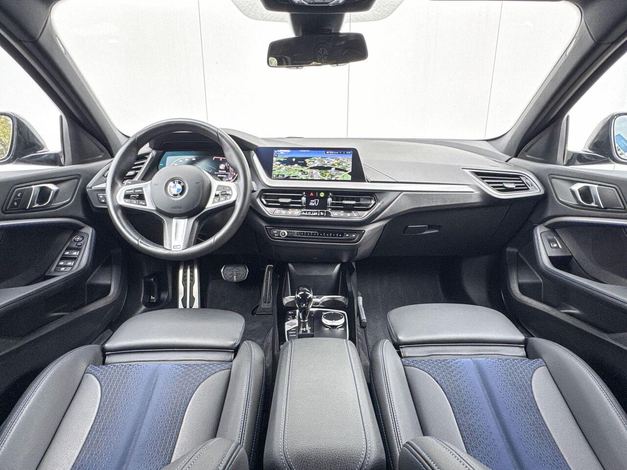 BMW 1-SERIE 118i M Sport | Trekhaak | Voorstoelen verwarmd