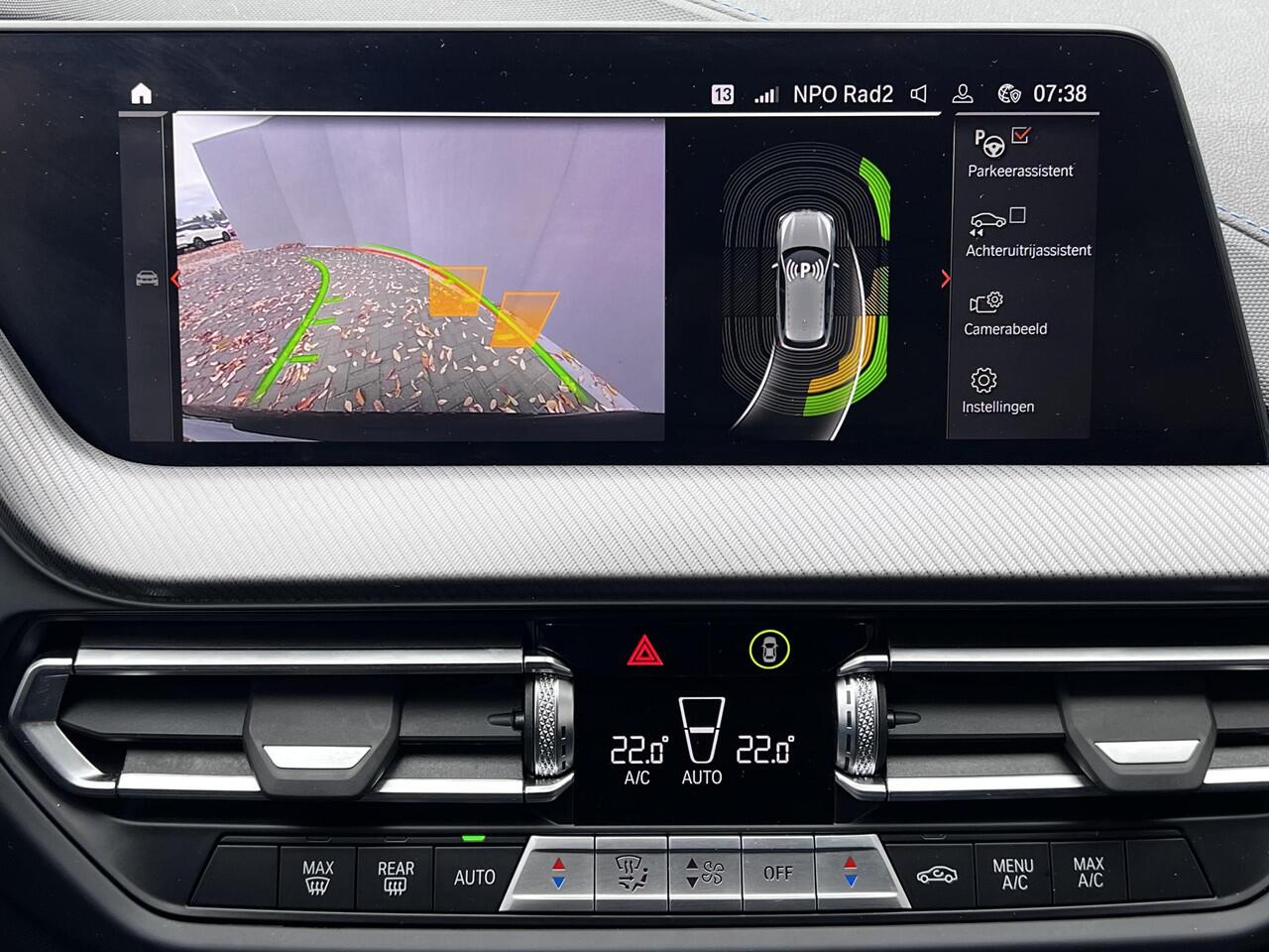 BMW 1-SERIE 118i / Dealer onderhouden / M-Sport / Panorama schuifdak / Head Up Display / Adaptieve Cruise Control / Harman Kardon Audio / Alcantara Sportstoelen / 19" / Camera /