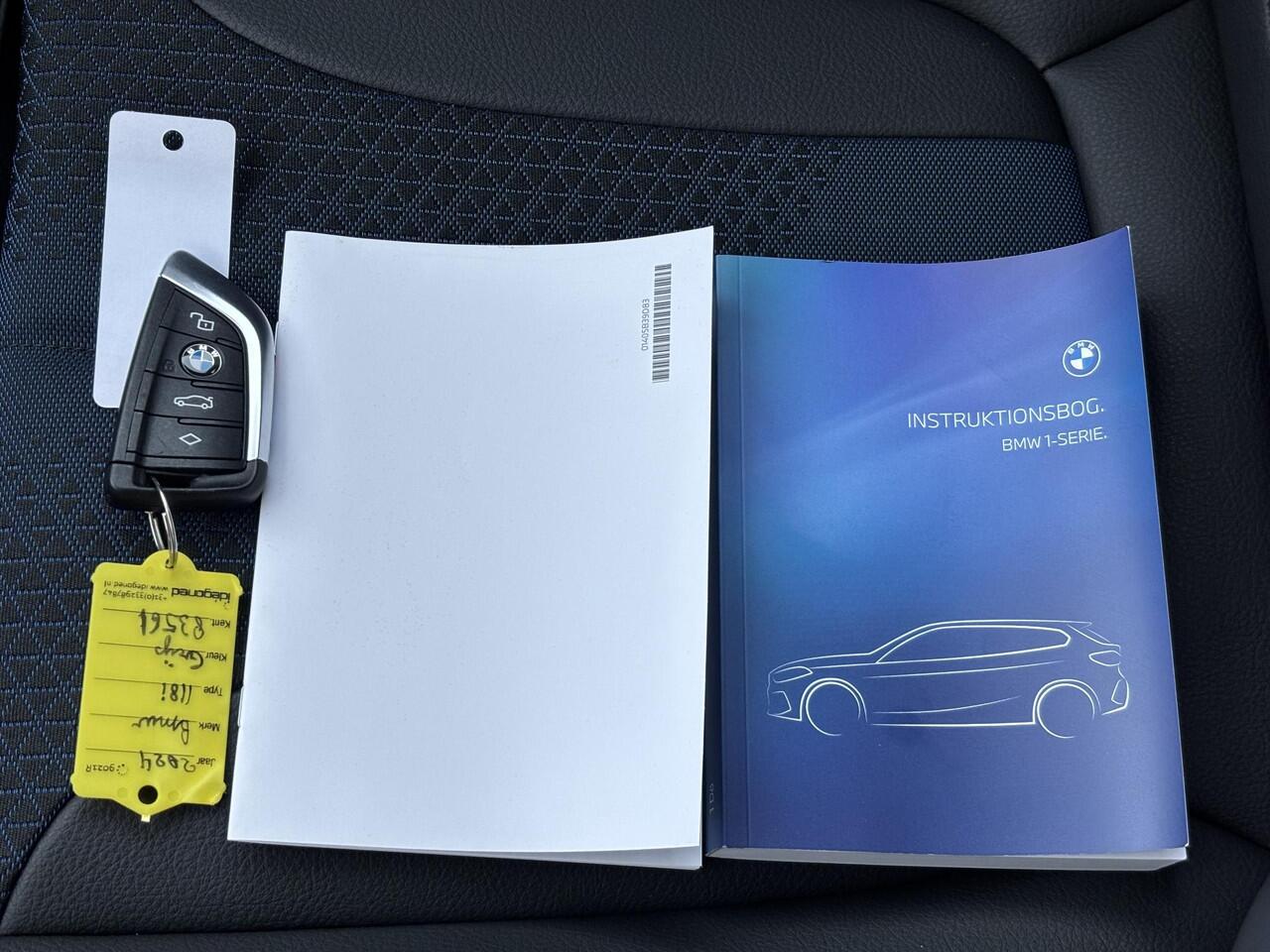 BMW 1-SERIE 118i Automaat / M-SPORT / Pack LED / Fabrieksgarantie tot 06-2026 / Dealer onderhouden / Sportstoelen / Trekgewicht 1300 Kg / Cruise control / Stoelverwarming / Apple Carplay Android Auto / Climate control / Keyless Entry/Start /