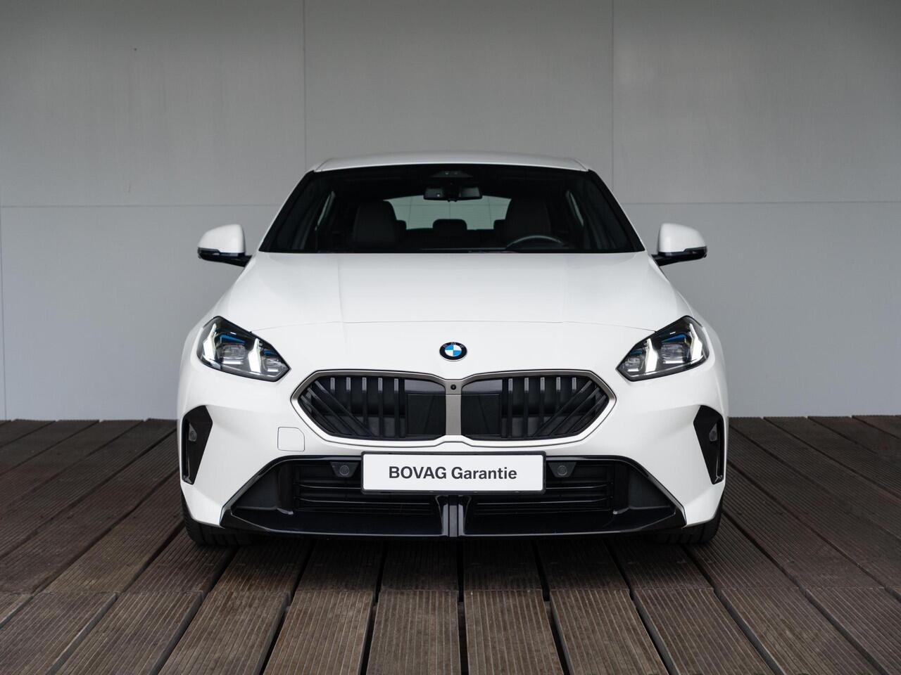 BMW 1-SERIE 120 | M Sportpakket | Innovation Pack | Comfort Access | Driving Assistant | Head-Up Display | 18''