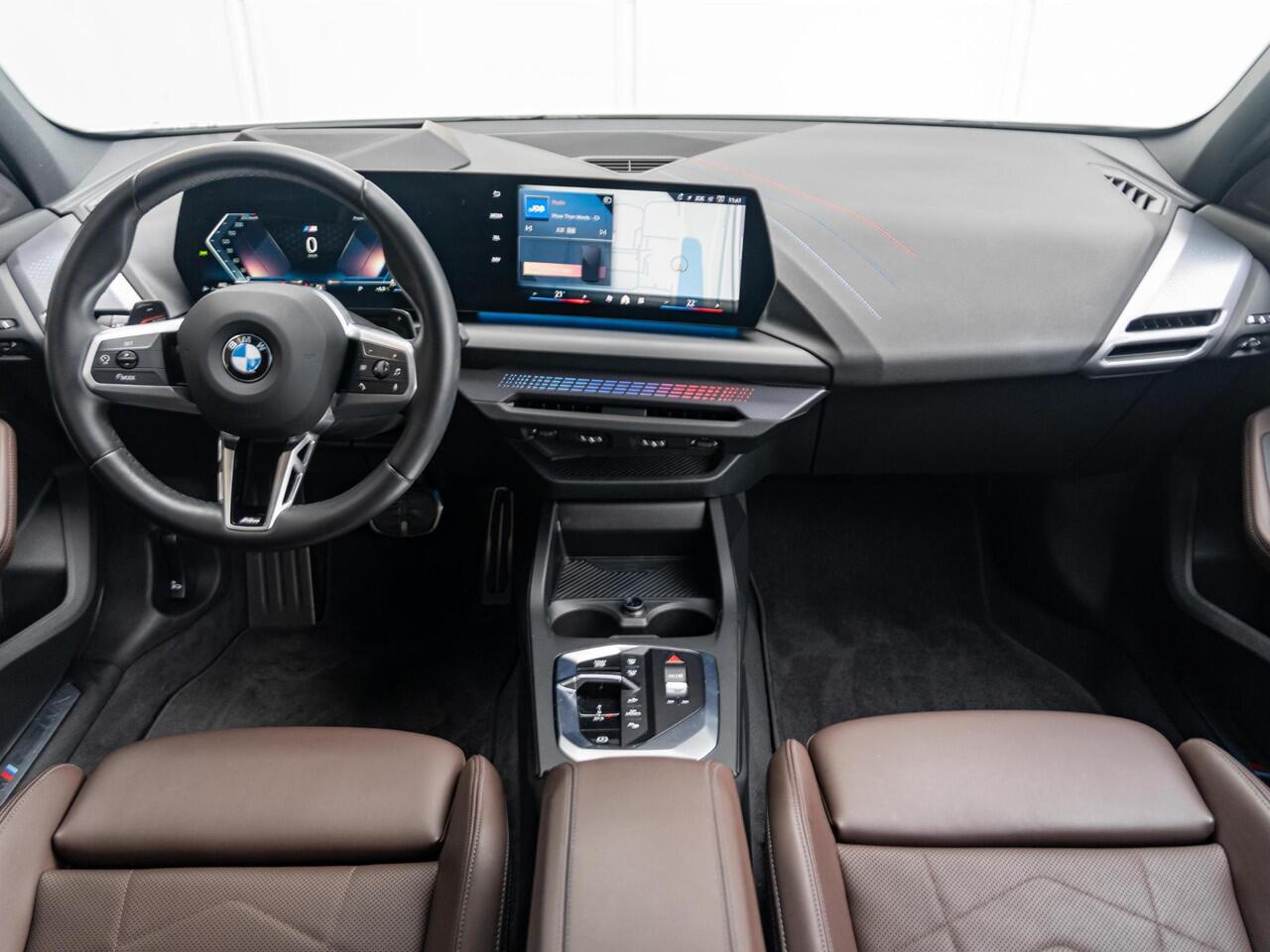 BMW 1-SERIE 120 | M Sportpakket | Innovation Pack | Comfort Access | Driving Assistant | Head-Up Display | 18''