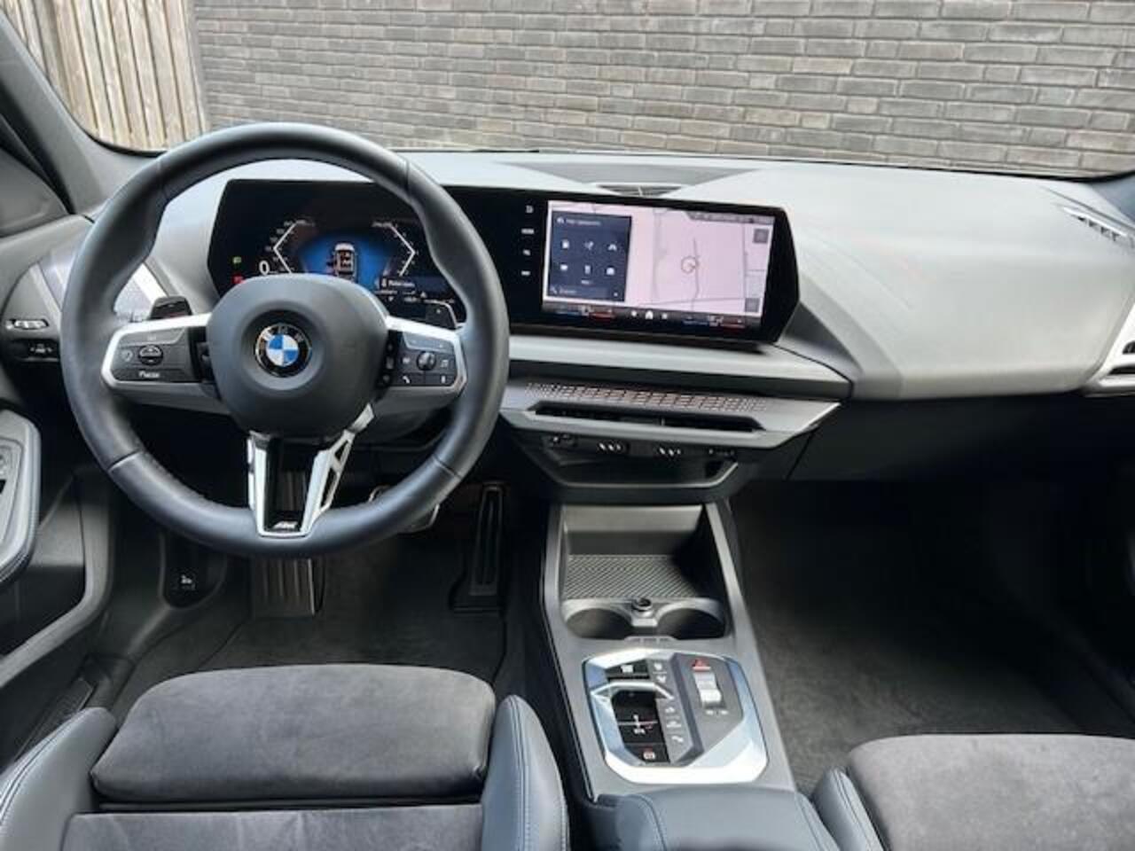 BMW 1-SERIE 120 M-Sport Design Edition l Sfeer Verlichting l Stoelverwarming l Apple Carplay l
