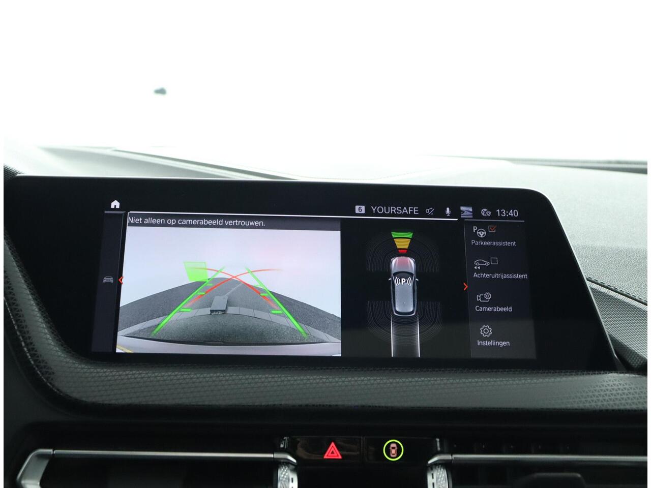 BMW 1-SERIE 118i | M Sportpakket | Panoramadak | Trekhaak