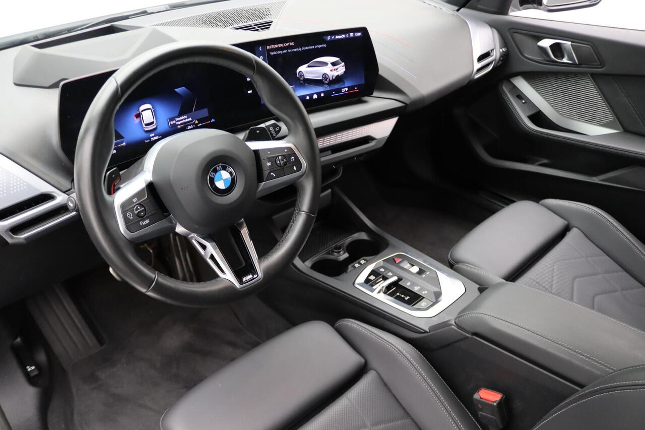 BMW 1-SERIE 120 M Sportpakket | Trekhaak | Adaptief M-onderstel | Elek. Sportstoelen | Parkeerhulpsysteem Plus |19"