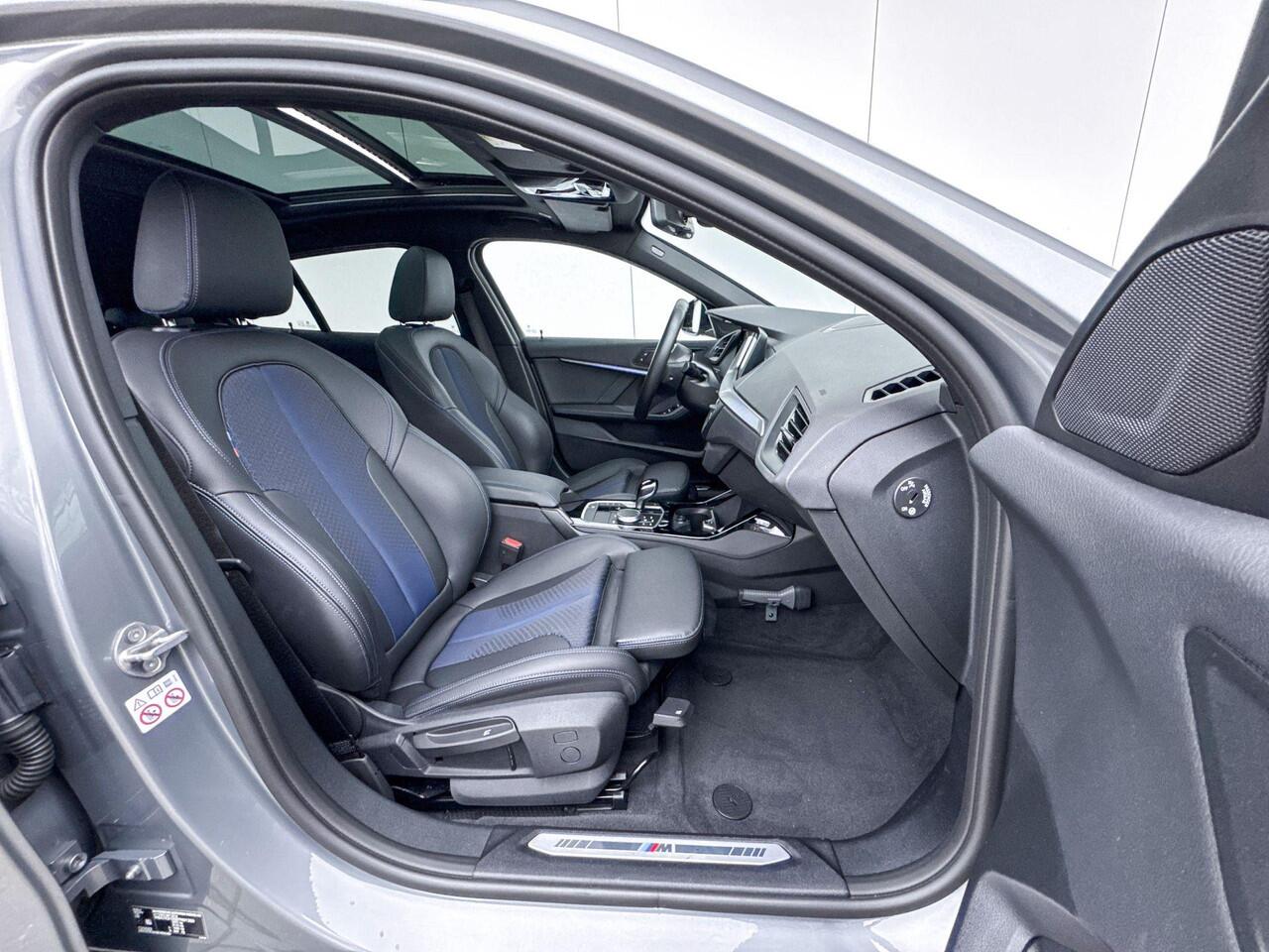 BMW 1-SERIE 118i M-Sport / Glazen Schuifdak / M-Achterspoiler / Achteruitrij Camera / Klasse 3 Alarm / 18 inch