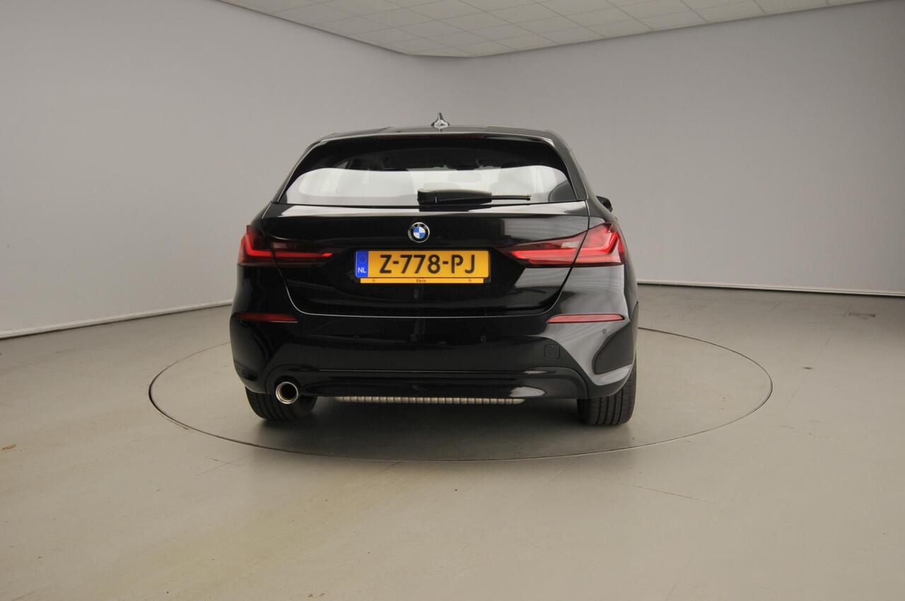 BMW 1-SERIE 5-Deurs 118i | LED | Navigatie | Sportstoelen | Clima | PDC | DAB | Hifi speakers | Alu 17 inch