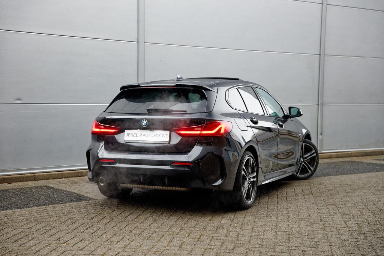 BMW 1-SERIE 118i M-Sport Panoramadak, Pro pakket, Camera, Apple Car Play