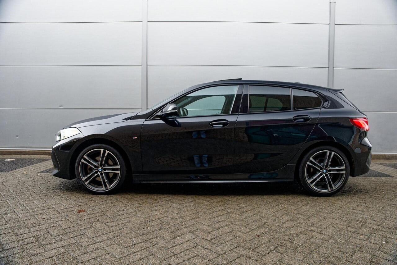 BMW 1-SERIE 118i M-Sport Panoramadak, Pro pakket, Camera, Apple Car Play