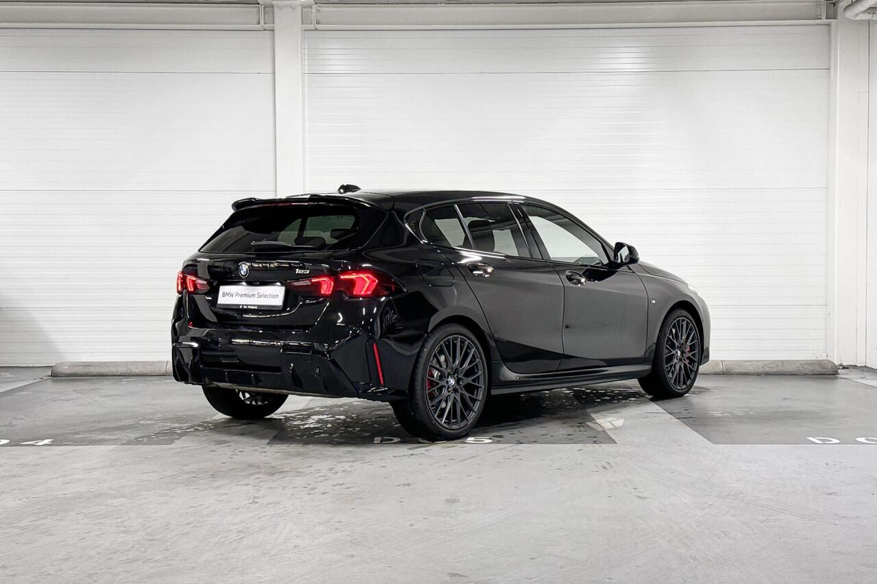 BMW 1-SERIE 123 xDrive | M-Sport Pro | Innovation Pack | Head-up Display | Harman/Kardon | Comfort Access |