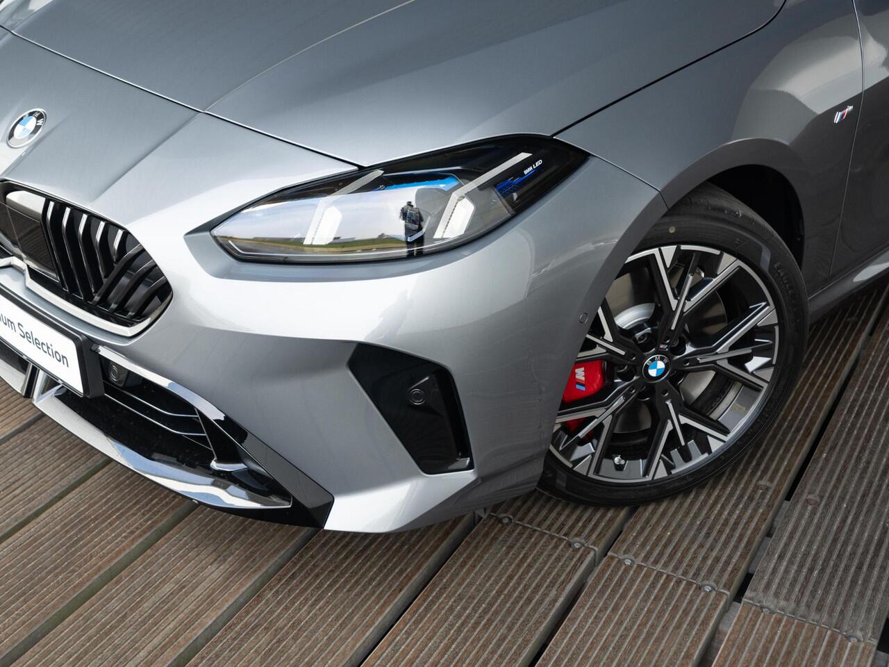 BMW 1-SERIE 120 | M Sportpakket Pro | Comfort Access | Panoramadak | Harman-Kardon | Verwarmd Stuurwiel | 18'' | Ekris Selection