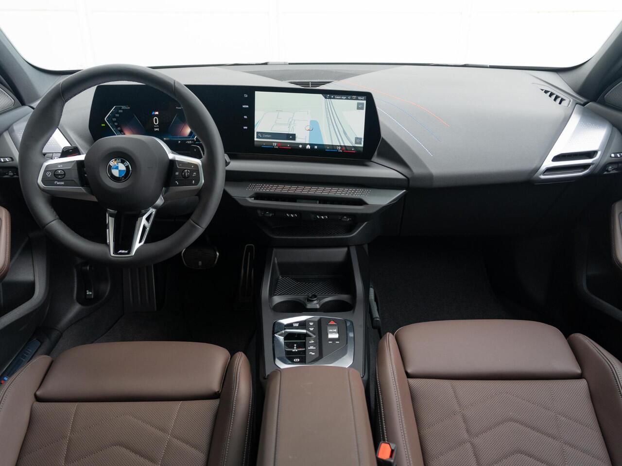 BMW 1-SERIE 120 | M Sportpakket Pro | Comfort Access | Panoramadak | Harman-Kardon | Verwarmd Stuurwiel | 18'' | Ekris Selection