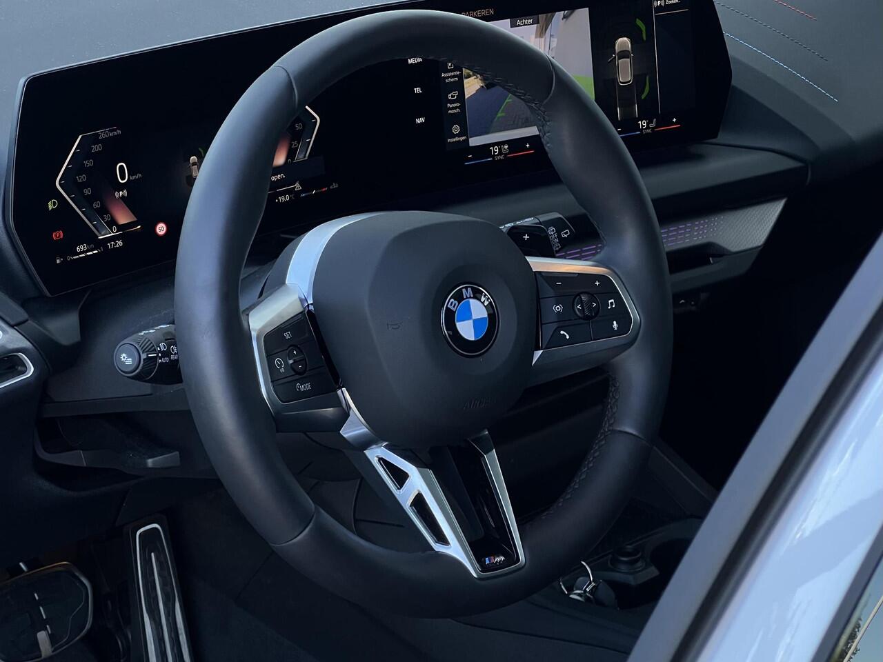 BMW 1-SERIE 120 5-deurs | M Sportpakket Pro | Premium Pack | Ekris Selection