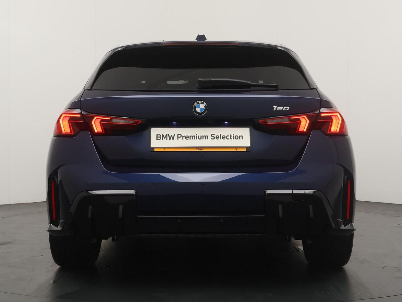 BMW 1-SERIE 5-deurs 120 | M-Sport Design | Achteruitrijcamera | NAVI | Harman-Kardon | Ekris Selection