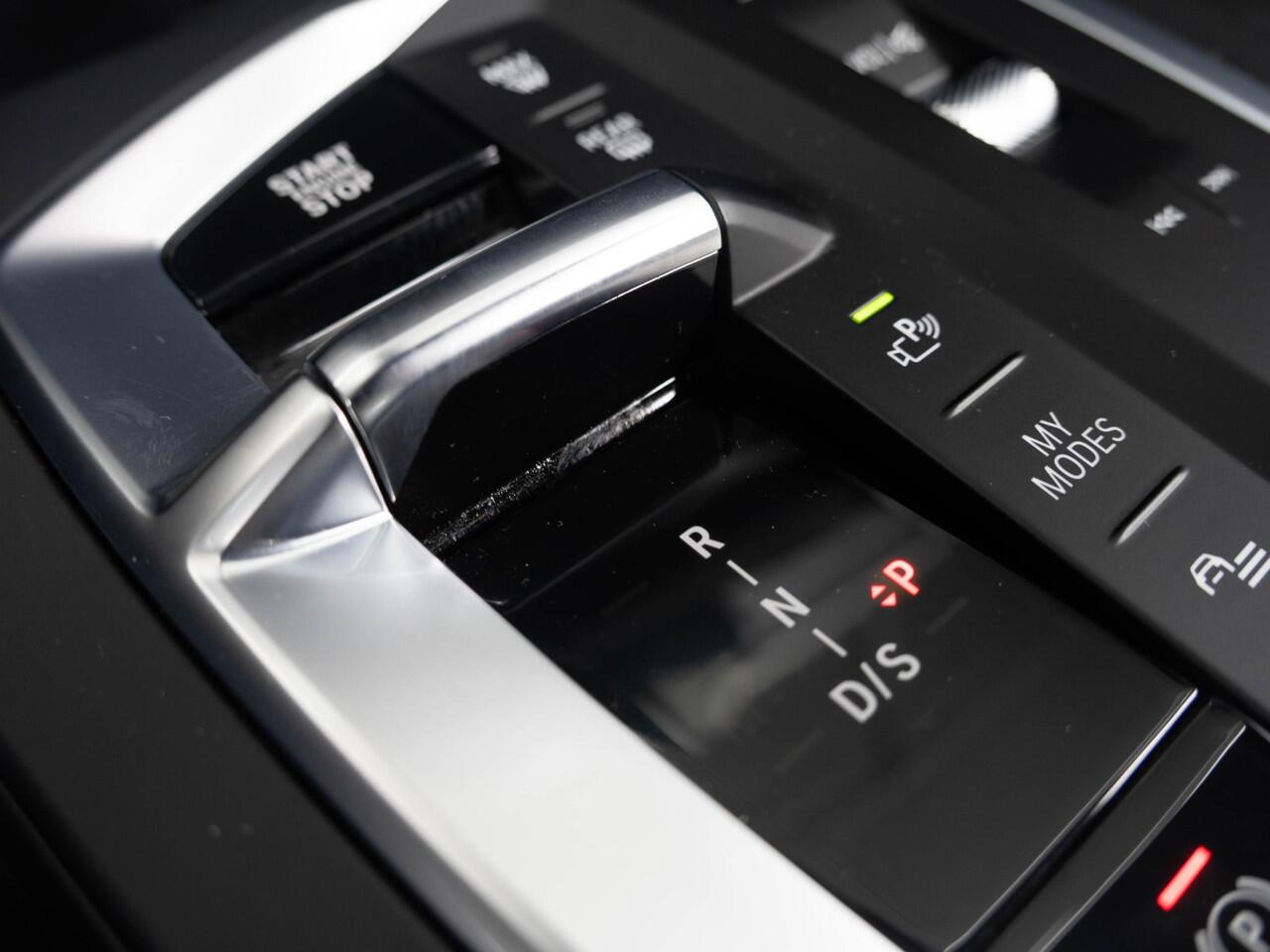 BMW 1-SERIE 120 | M Sportpakket | Premium Pack | Comfort Access | Verwarmd Stuurwiel | Stoelverwarming | 18'' | Ekris Selection