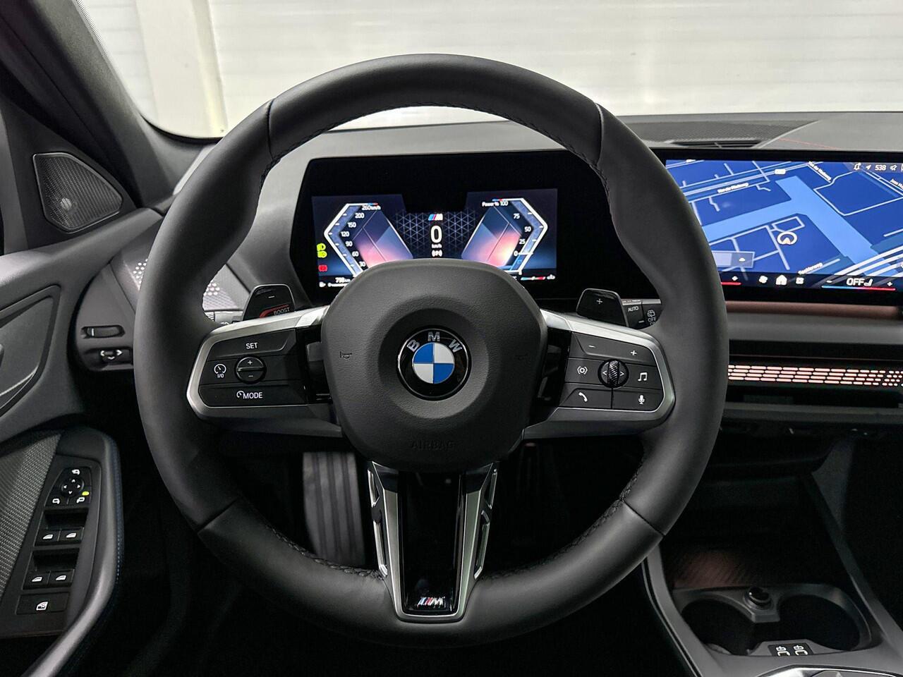 BMW 1-SERIE 120 | M-Sport Pro | Premium Pack | Driving Assistant | Harman/Kardon | Panoramadak | Comfort Access