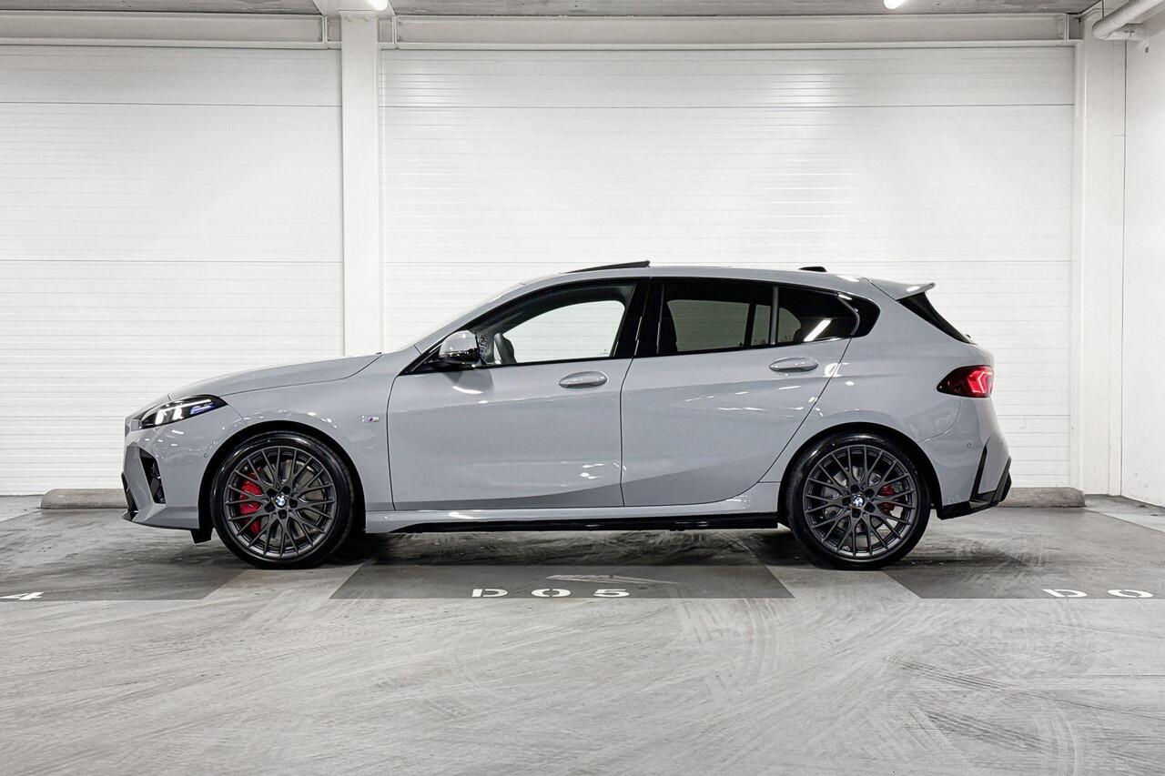 BMW 1-SERIE 120 | M-Sport Pro | Premium Pack | Driving Assistant | Harman/Kardon | Panoramadak | Comfort Access