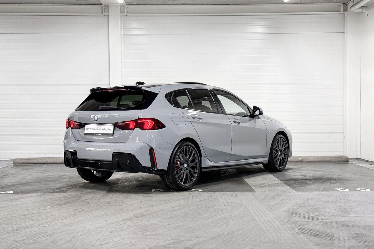 BMW 1-SERIE 120 | M-Sport Pro | Premium Pack | Driving Assistant | Harman/Kardon | Panoramadak | Comfort Access