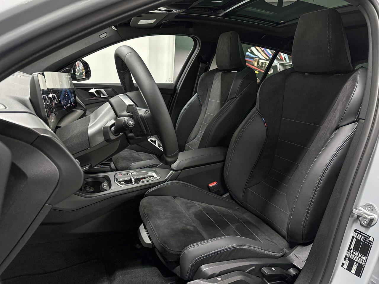 BMW 1-SERIE 120 | M-Sport Pro | Premium Pack | Driving Assistant | Harman/Kardon | Panoramadak | Comfort Access