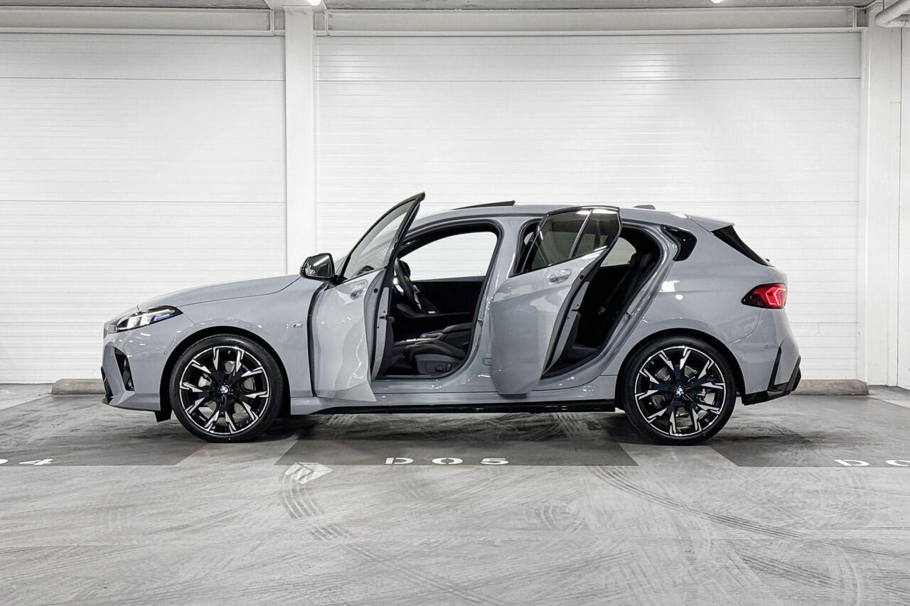 BMW 1-SERIE 120 | M-Sport | Premium Pack | Driving Assistant | Harman/Kardon | Panoramadak | Comfort Access | Selections