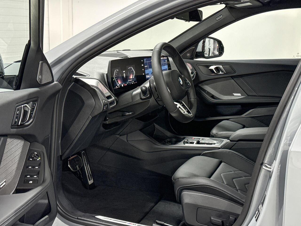 BMW 1-SERIE 120 | M-Sport | Premium Pack | Driving Assistant | Harman/Kardon | Panoramadak | Comfort Access | Selections