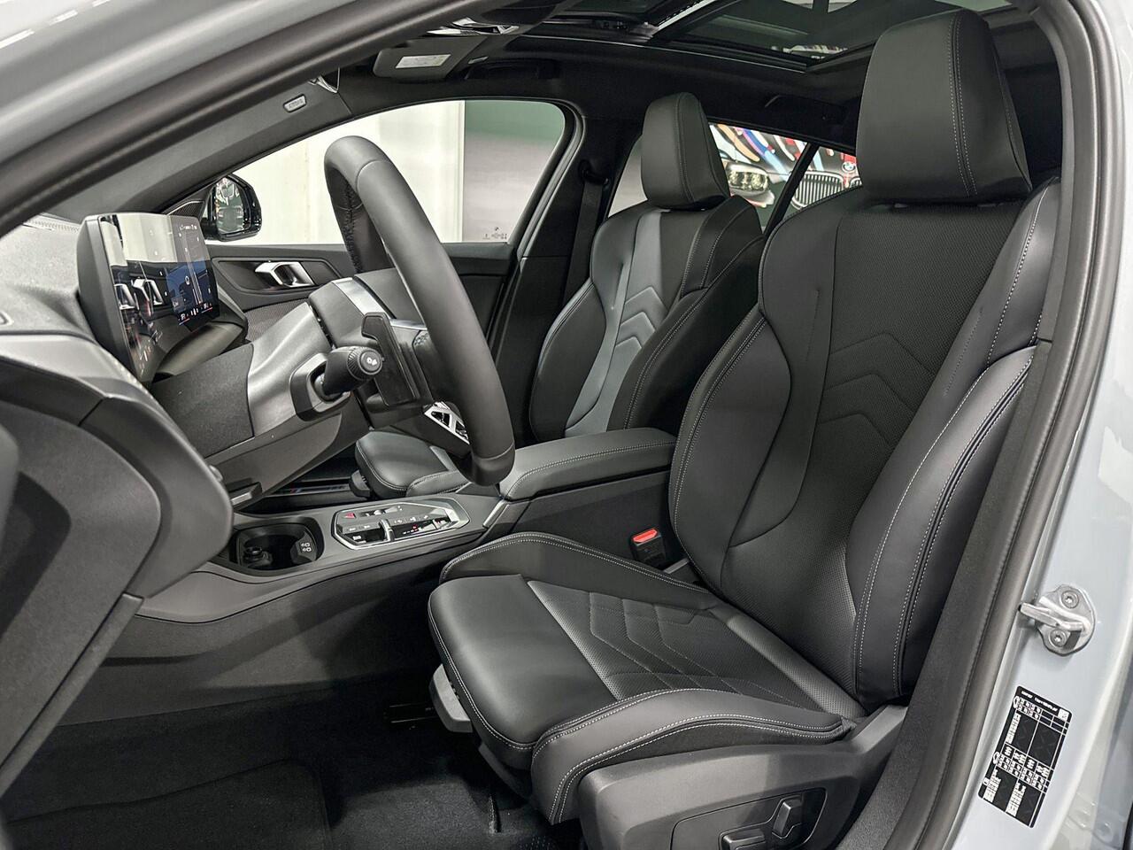 BMW 1-SERIE 120 | M-Sport | Premium Pack | Driving Assistant | Harman/Kardon | Panoramadak | Comfort Access | Selections