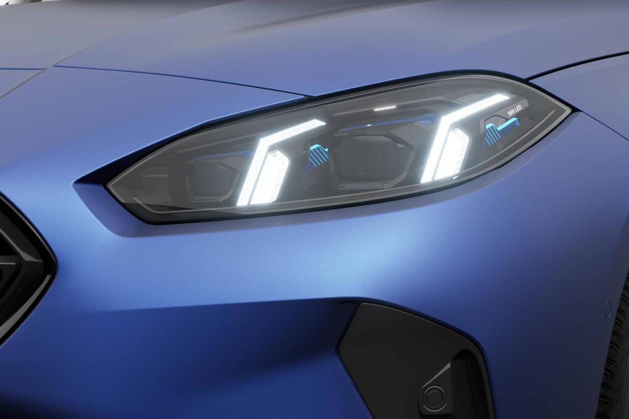 BMW 1-SERIE M135 xDrive BMW 1 Serie M135i xDrive | M Sport Pro | Premium Pack | Harman-Kardon sound system | VPLD