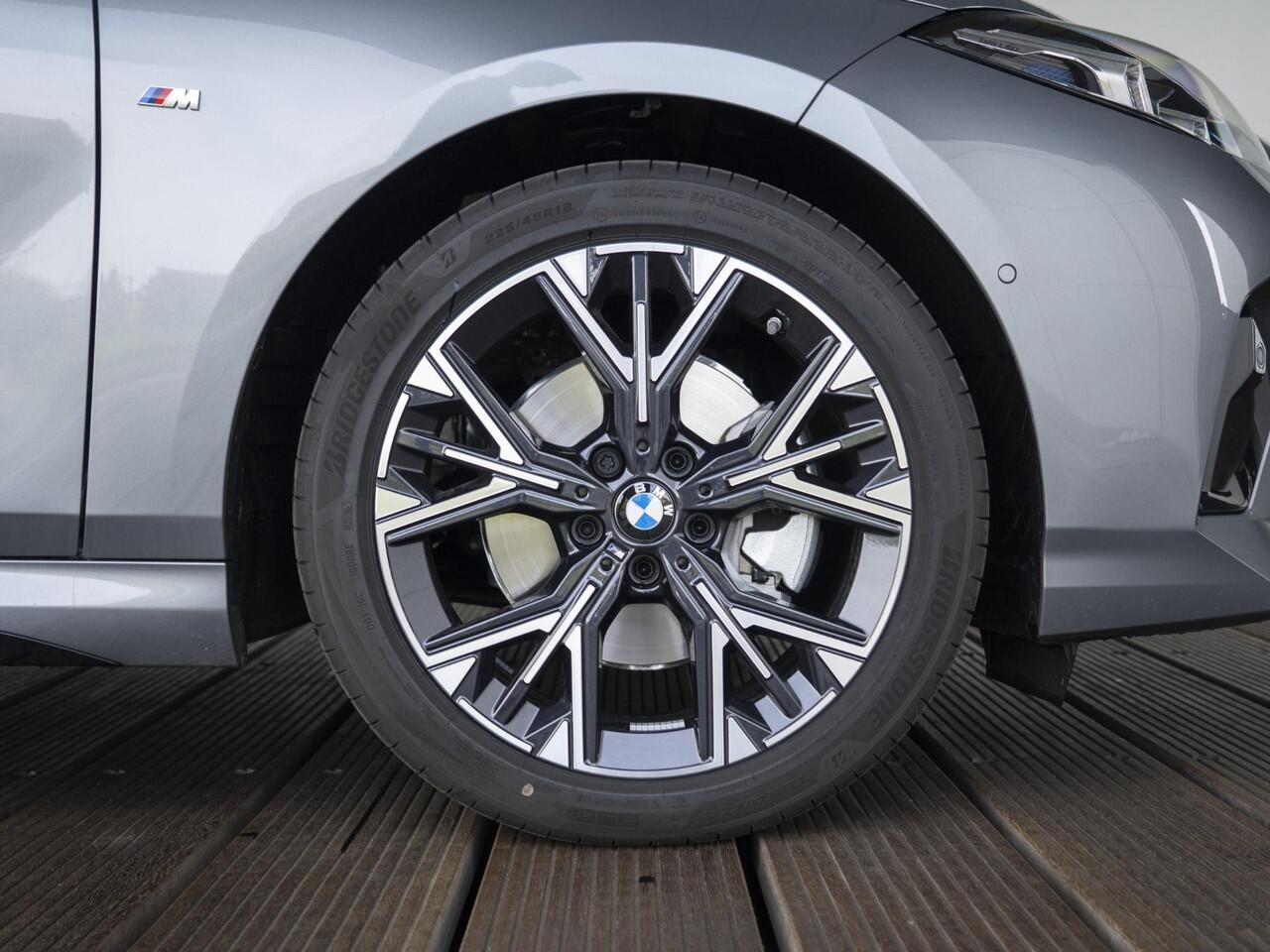 BMW 1-SERIE 120 | M Sportpakket | Premium Pack | Comfort Access | Stoelverwarming | Driving Assistant Plus | 18'' | Ekris Selection