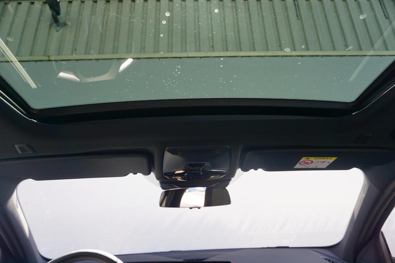 BMW 1-SERIE 120 5-deurs | M Sportpakket Pro | Premium Pack