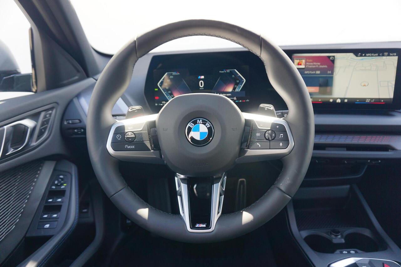 BMW 1-SERIE 120 5-deurs | M Sportpakket Pro | Premium Pack