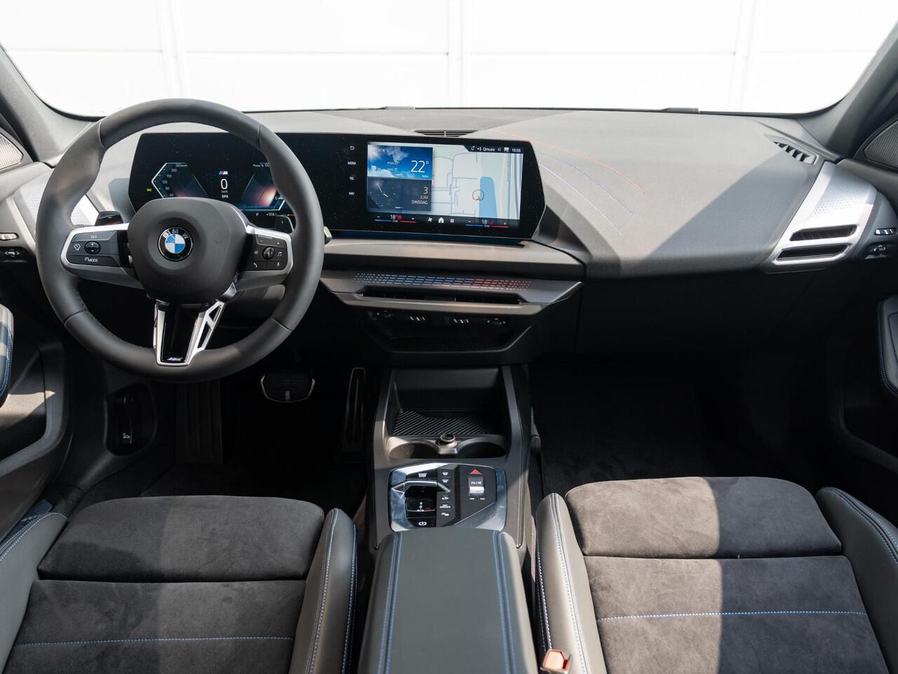 BMW 1-SERIE 120 | M Sportpakket Pro | Premium Pack | Verwarmd Stuurwiel | Comfort Access | Achteruitrijcamera | Stoelverwarming | Harman-Kardon | Ekris Selection