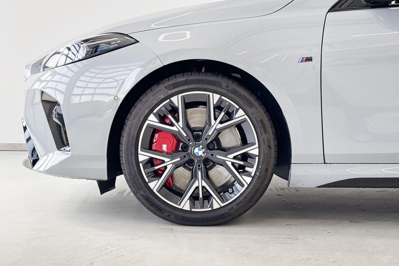 BMW 1-SERIE 120 Premium Pack M Sportpakket Pro - Beschikbaar vanaf: November 2025 | Selections