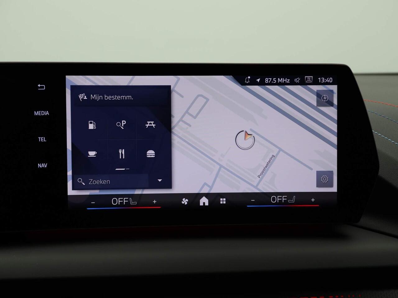 BMW 1-SERIE 5-deurs M135i xDrive | M Sportpakket Pro | Innovation Pack | Nieuw