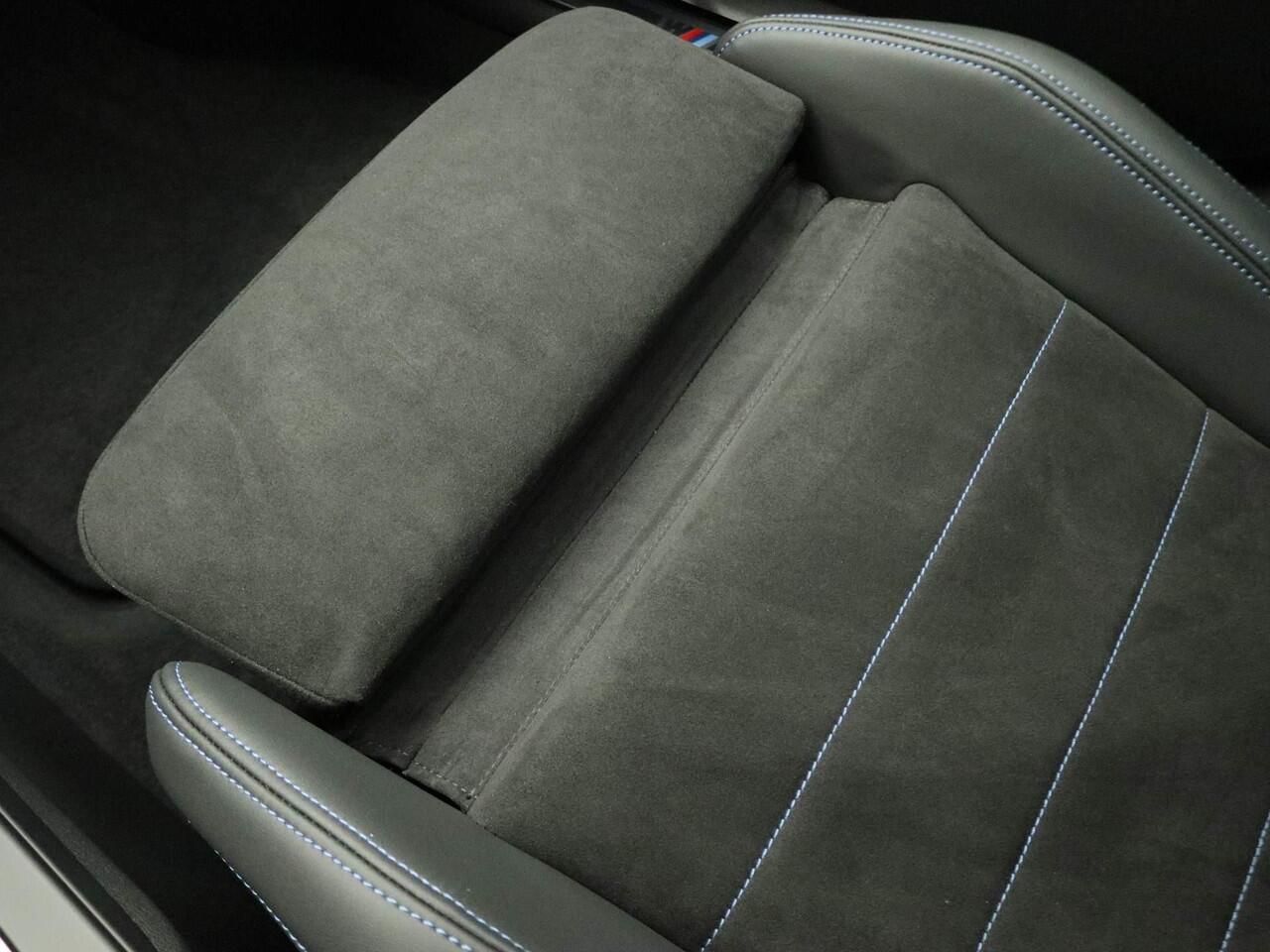 BMW 1-SERIE 5-deurs M135i xDrive | M Sportpakket Pro | Innovation Pack | Nieuw