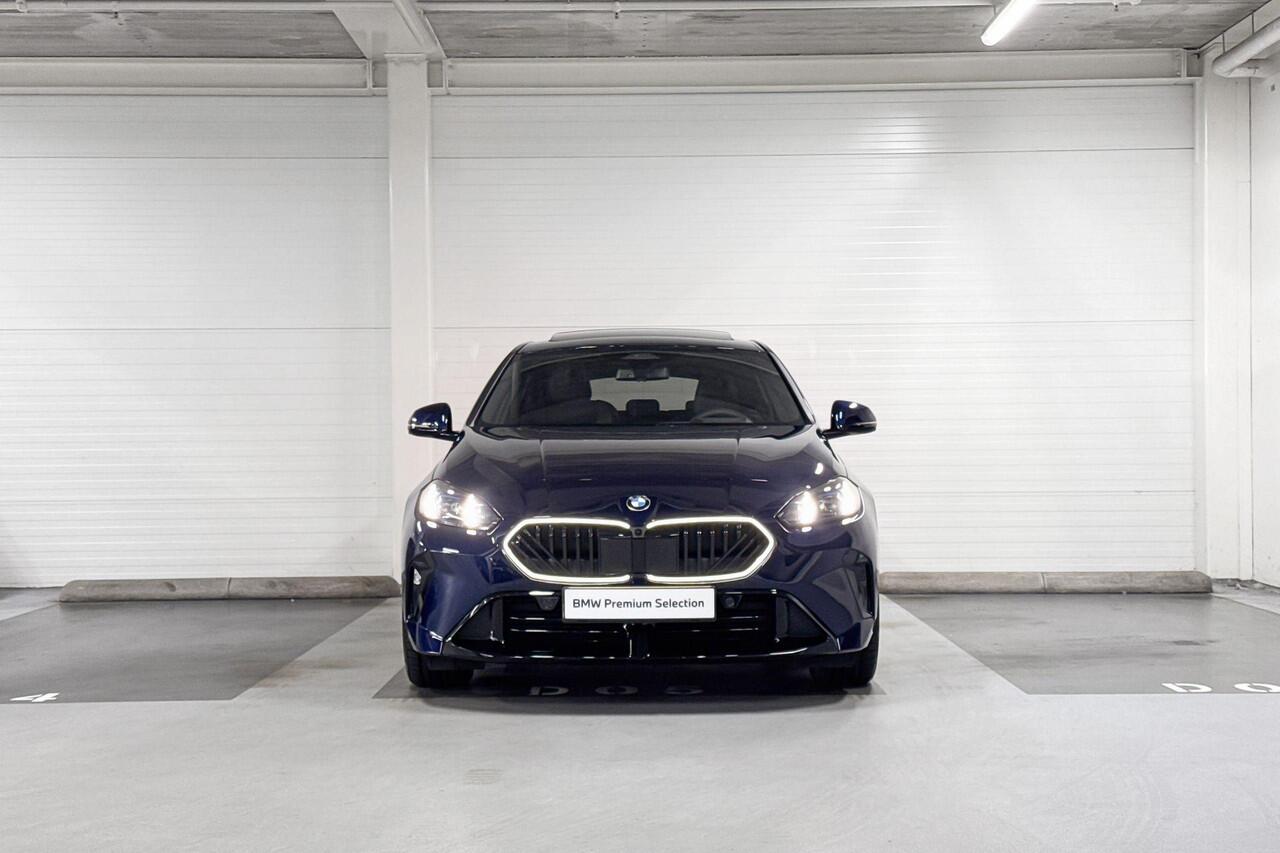 BMW 1-SERIE 120 | M-Sport Pro | Innovation Pack | Driving Assistant | Harman/Kardon | Head-up Display | Panoramadak | Comfort Access