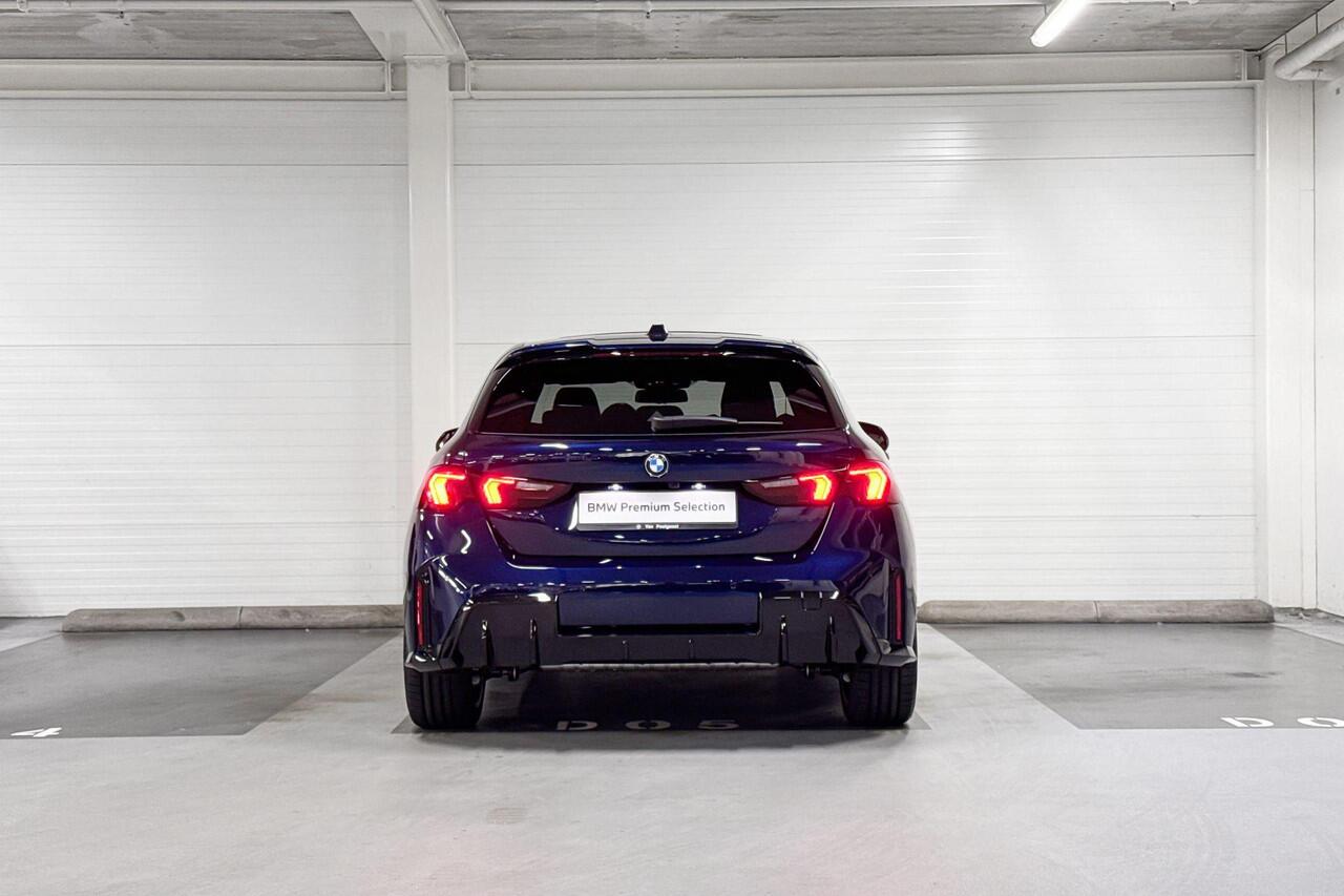 BMW 1-SERIE 120 | M-Sport Pro | Innovation Pack | Driving Assistant | Harman/Kardon | Head-up Display | Panoramadak | Comfort Access