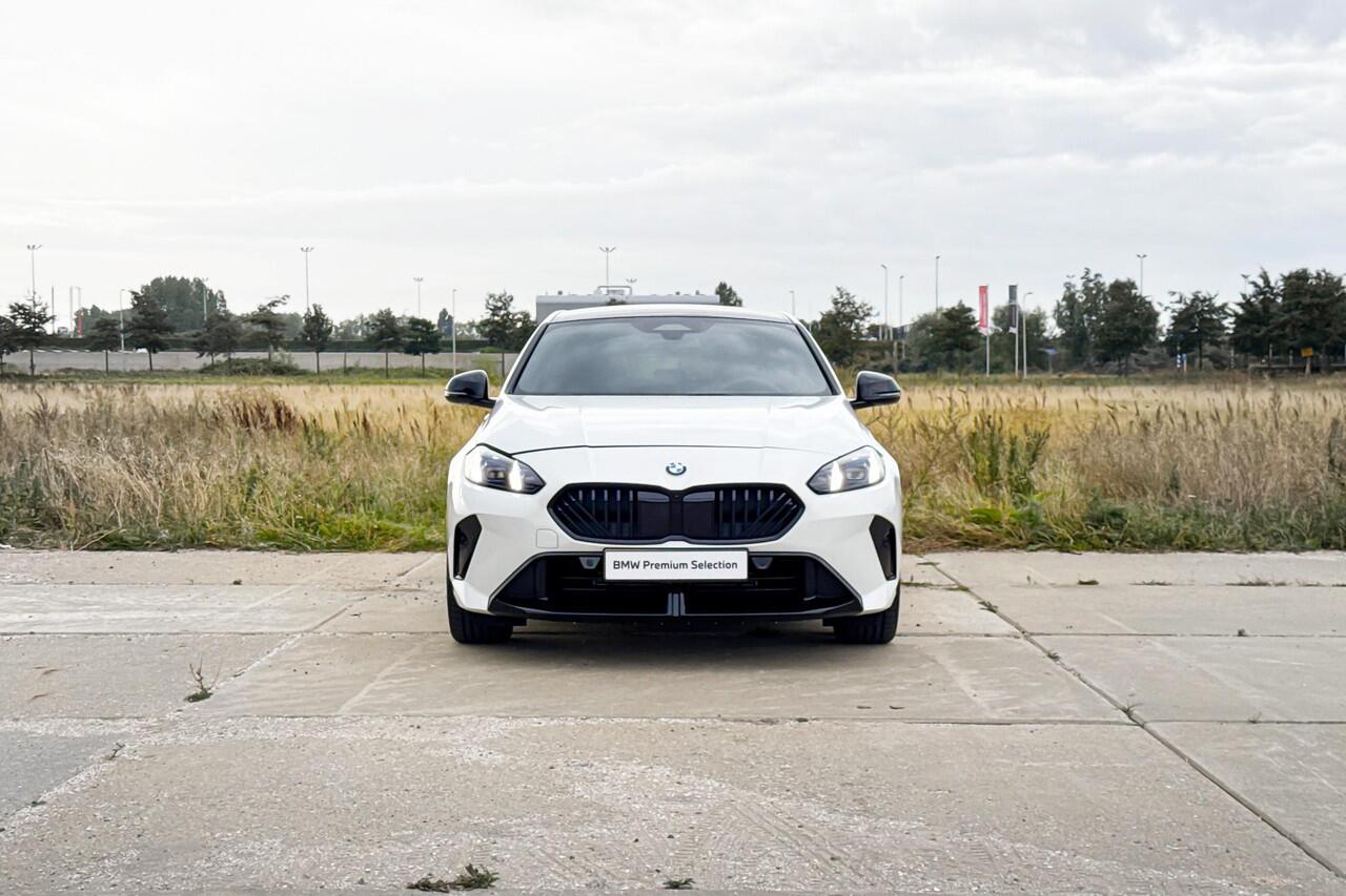 BMW 1-SERIE 120 M Sport Design Edition | Harman Kardon | Comfort Access | Stoelverwarming |