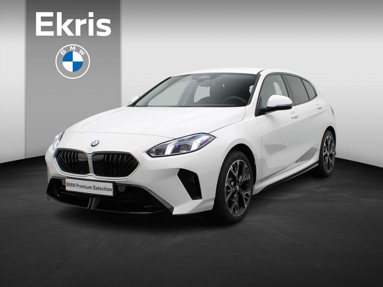 BMW 1-SERIE 120 M Sport Design | Premium Pack | Stuurwielrand Verwarmd | Achteruitrijcamera | Driving Assistant | Parking Assistant | Harman Kardon | 18''