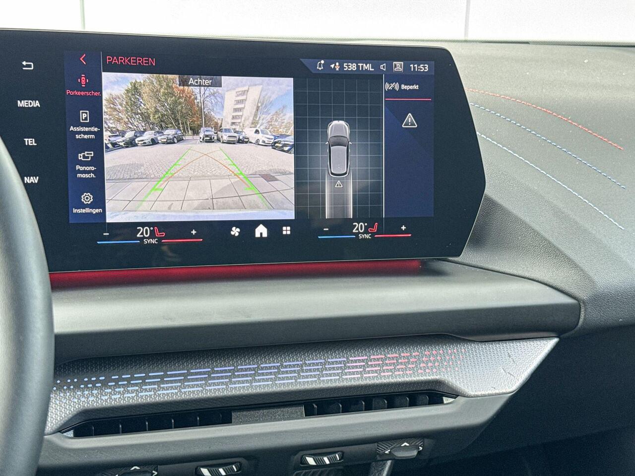 BMW 1-SERIE 120 i M-Sport Pro 19 Inch / Adaptief M Onderstel / Stoelverwarming / Driving Assistant