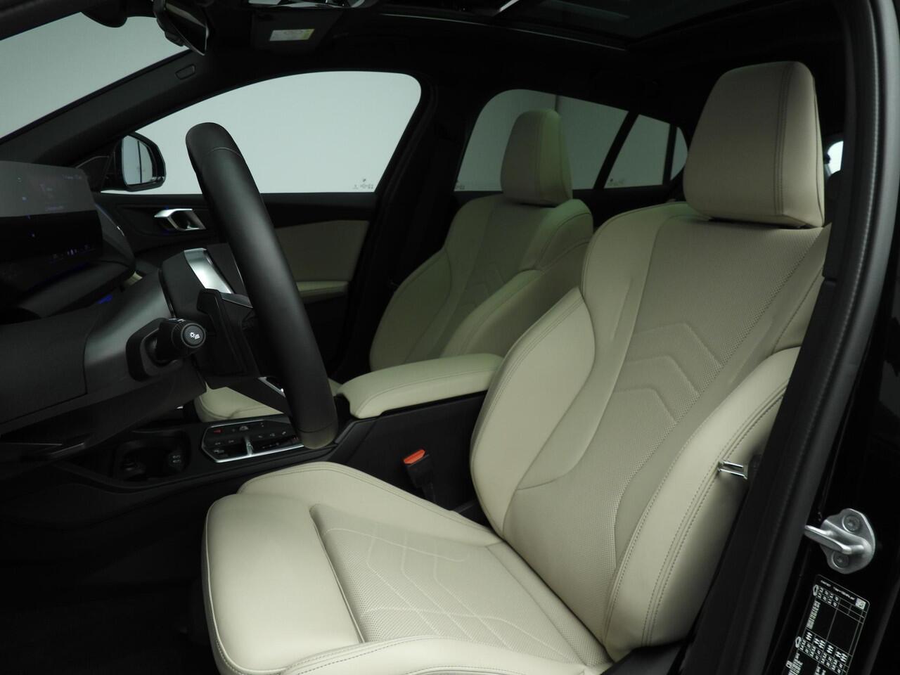 BMW 1-SERIE 120 | M-Sportpakket | LED | Leder | Navigatie | Active cruise | Schuifdak | Keyles go | DAB | Harman-kardon sound | Alu 18 inch