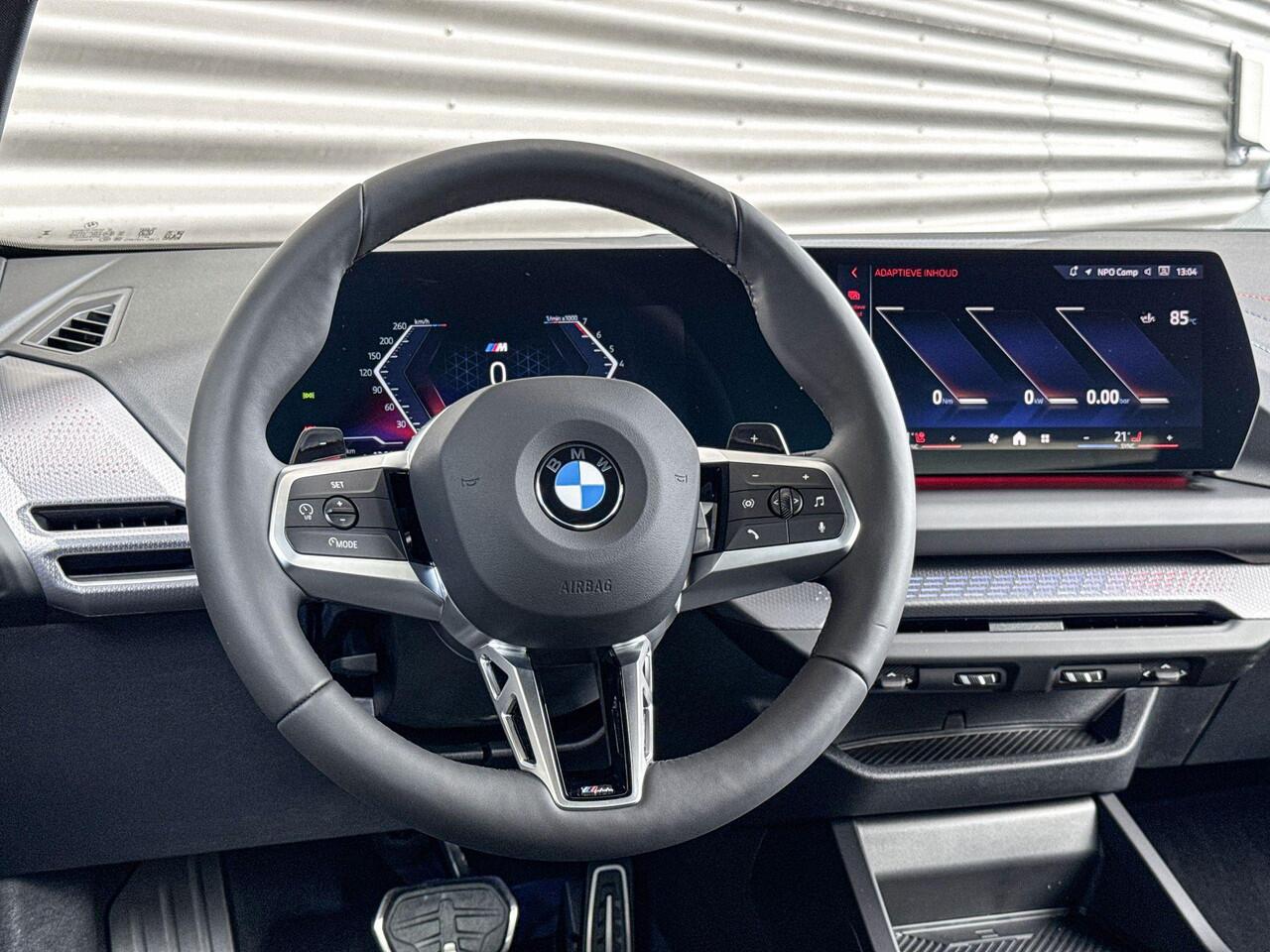 BMW 1-SERIE 120 M Sportpakket Pro / Premium Pack / Getinte ruiten / Stuurwielrand verwarmd / Comfort Access / Achteruitrijcamera / Driving Assistant