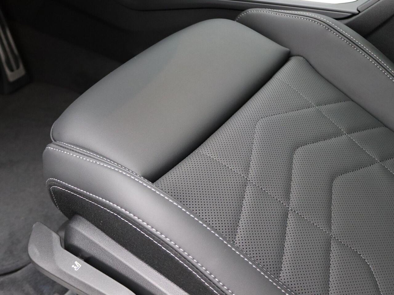 BMW 1-SERIE 120 M Sportpakket Pro | Premium Pack | Stuurwielrand Verwarmd | M Adaptief onderstel | Panoramadak | Driving Assistant | DAB | Harman Kardon | 19''