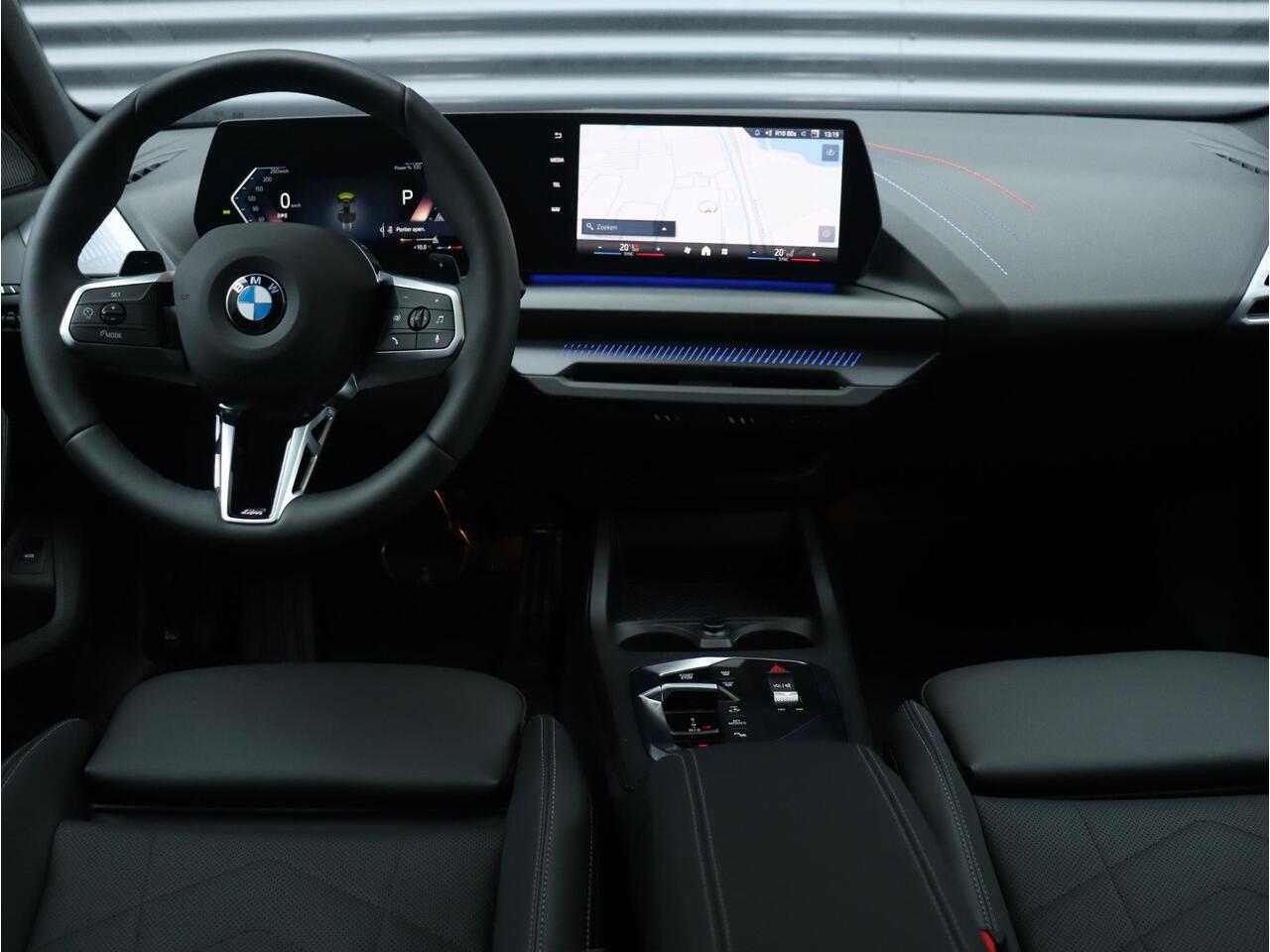 BMW 1-SERIE 120 | M Sportpakket Pro | Panodak | Harman Kardon | Comfort Access | Elektr. Achterklep | M Performance | Individual | 19'' LMV