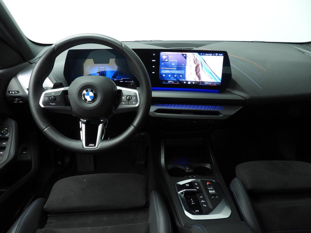 BMW 1-SERIE 5-Deurs 120 | M-Sportpakket | LED | Navigatie | Sportstoelen | Stoelverwarming | Keyles go | DAB | Alu 19 inch