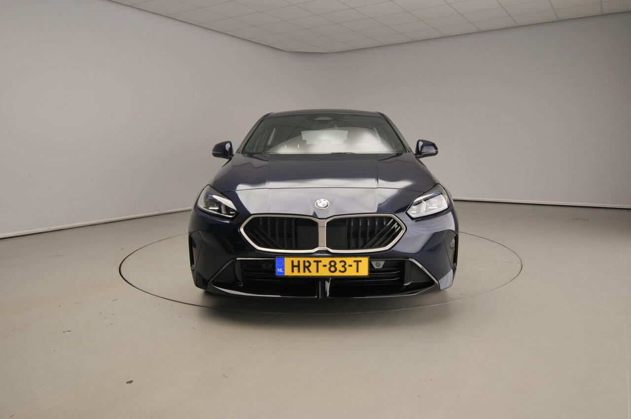 BMW 1-SERIE 5-Deurs 120 | M-Sportpakket | LED | Navigatie | Sportstoelen | Stoelverwarming | Keyles go | DAB | Alu 19 inch